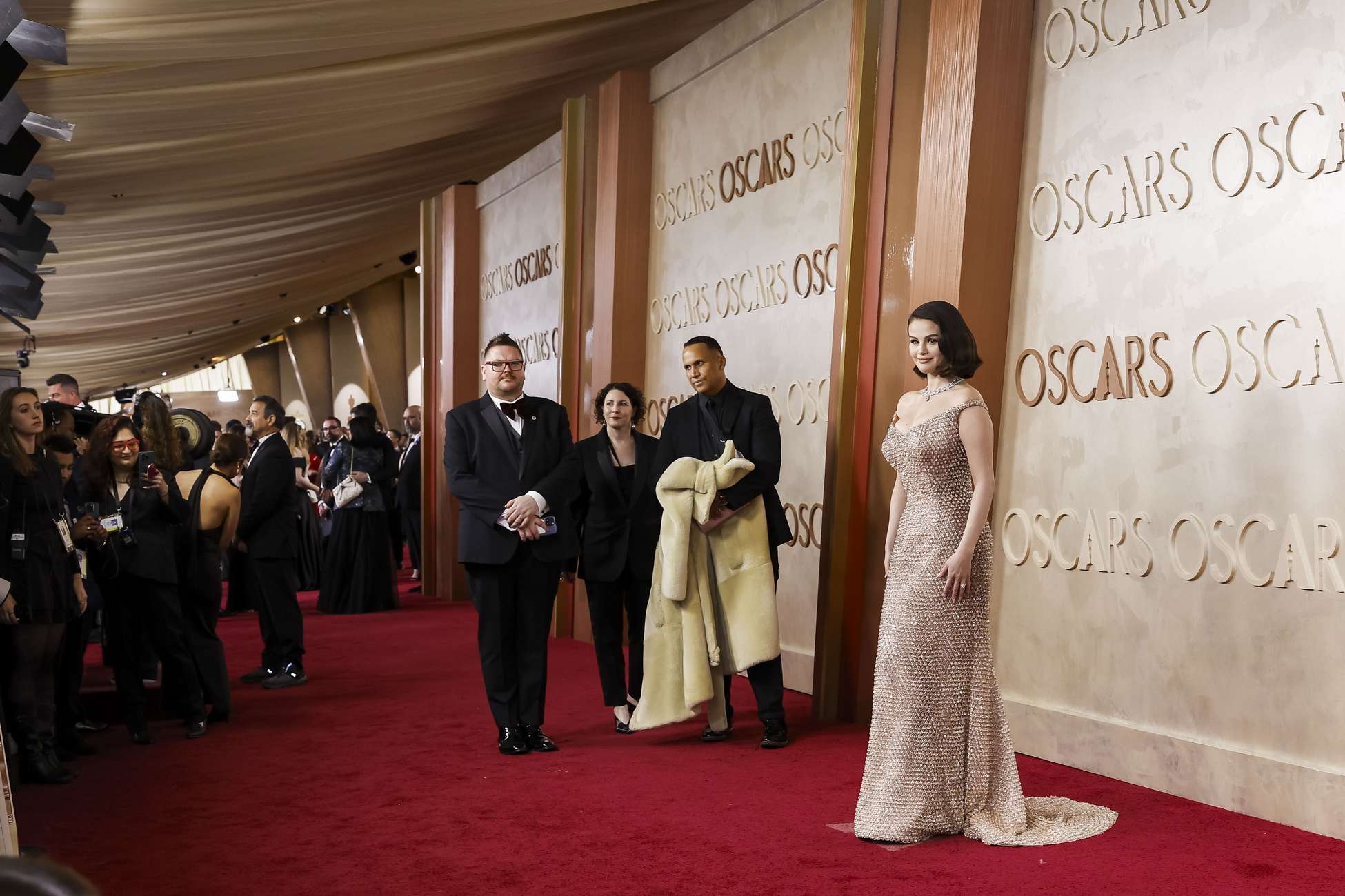Selena_Gomez_-_at_the_97th_Annual_Academy_Awards_at_Dolby_Theatre_in_Hollywood2C_California_-_March_22C_2025_41.jpg