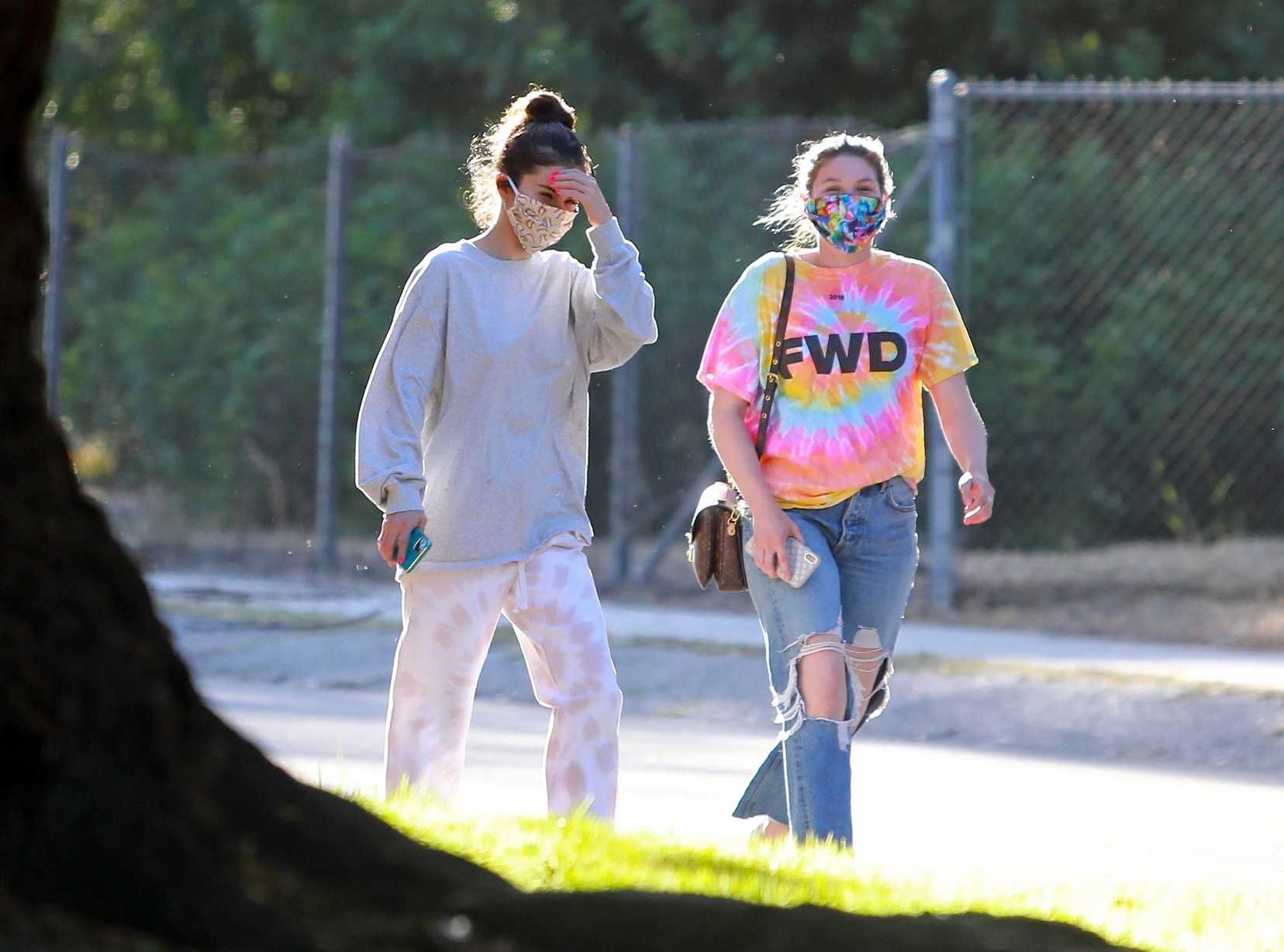 Selena_Gomez_-_goes_out_for_a_short_walk_with_a_friend_in_Los_Angeles2C_California__05152020-04.jpg