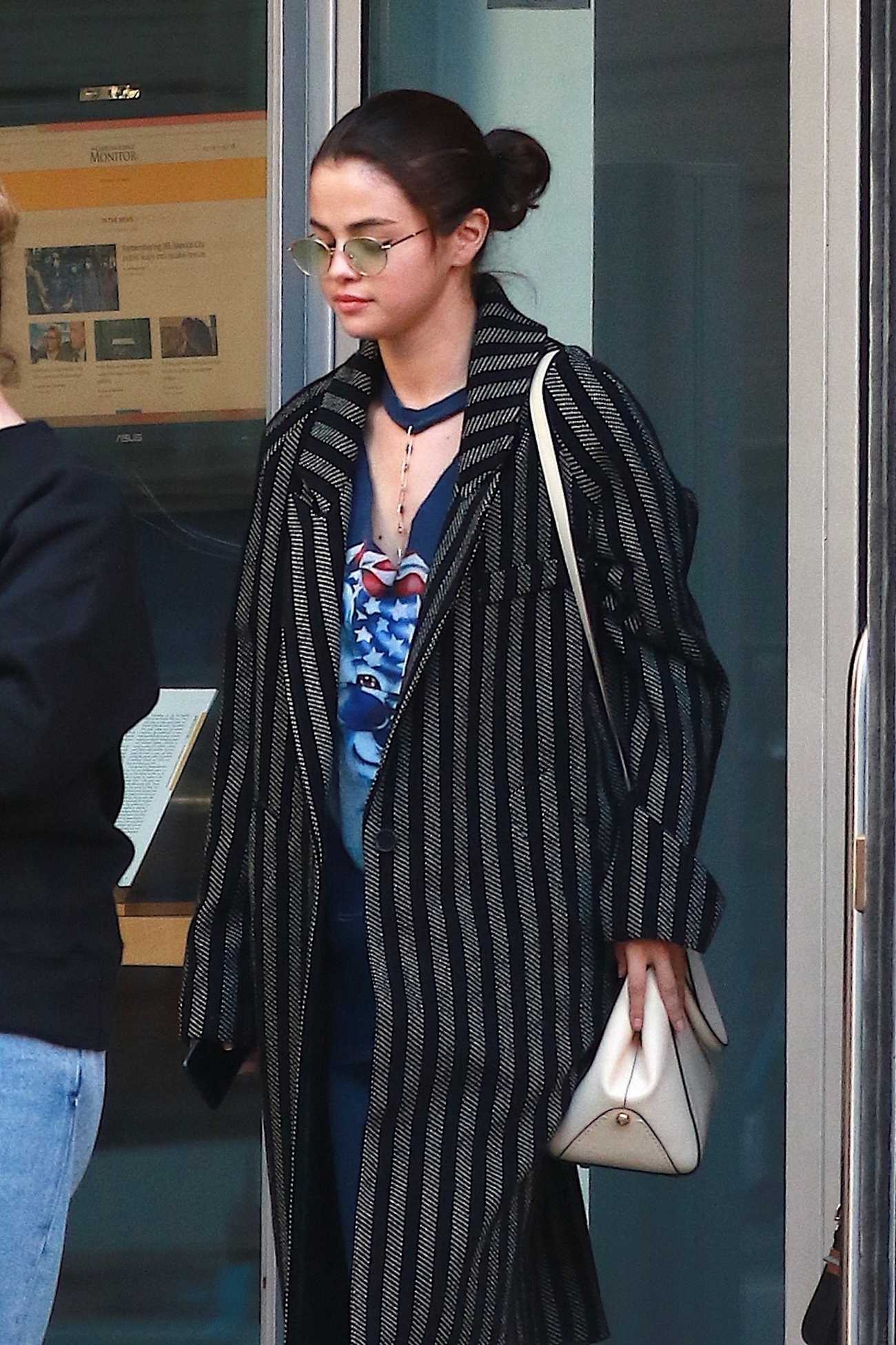 Selena_Gomez_-_in_NYC_on_September_26-06.jpg
