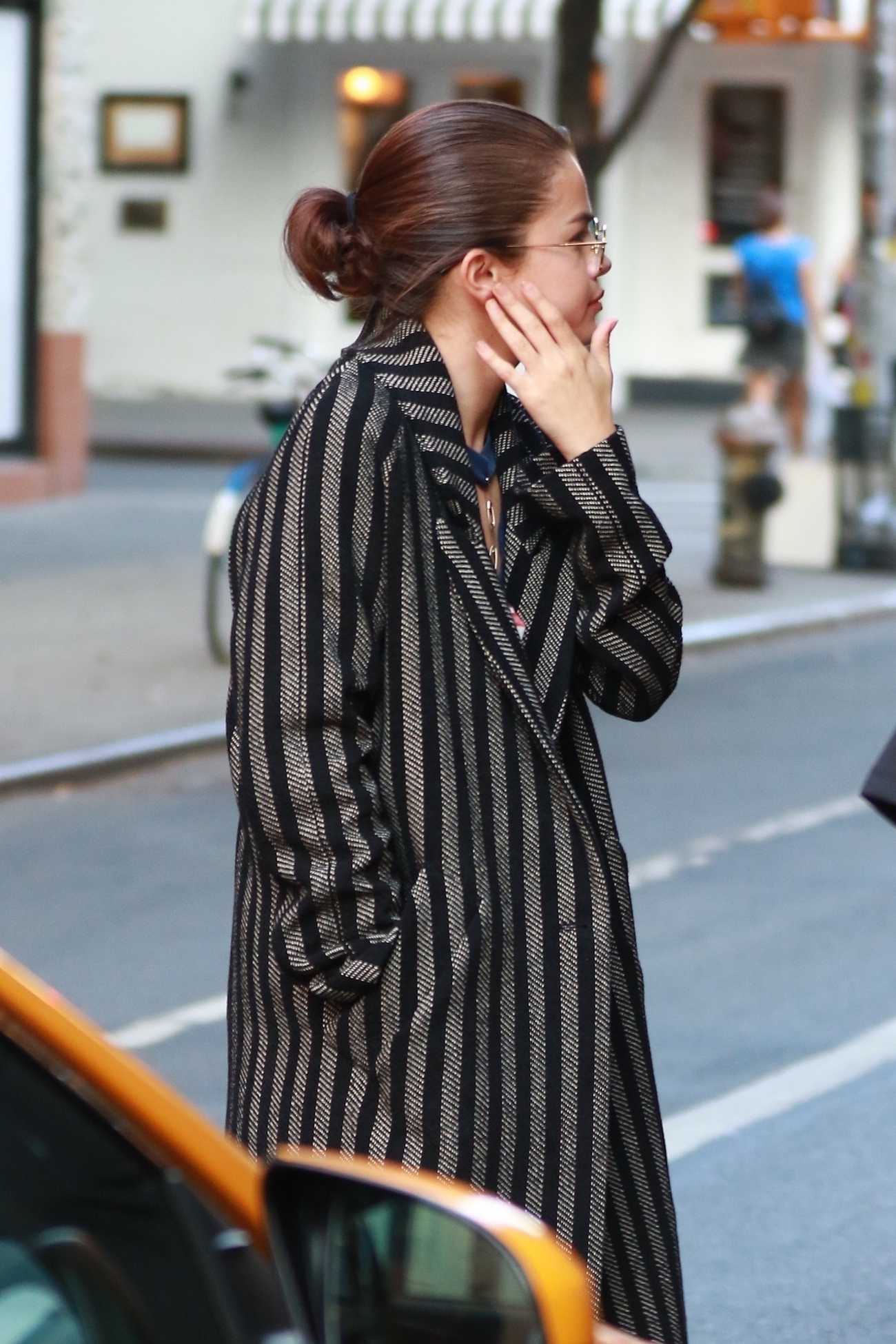 Selena_Gomez_-_in_NYC_on_September_26-11.jpg