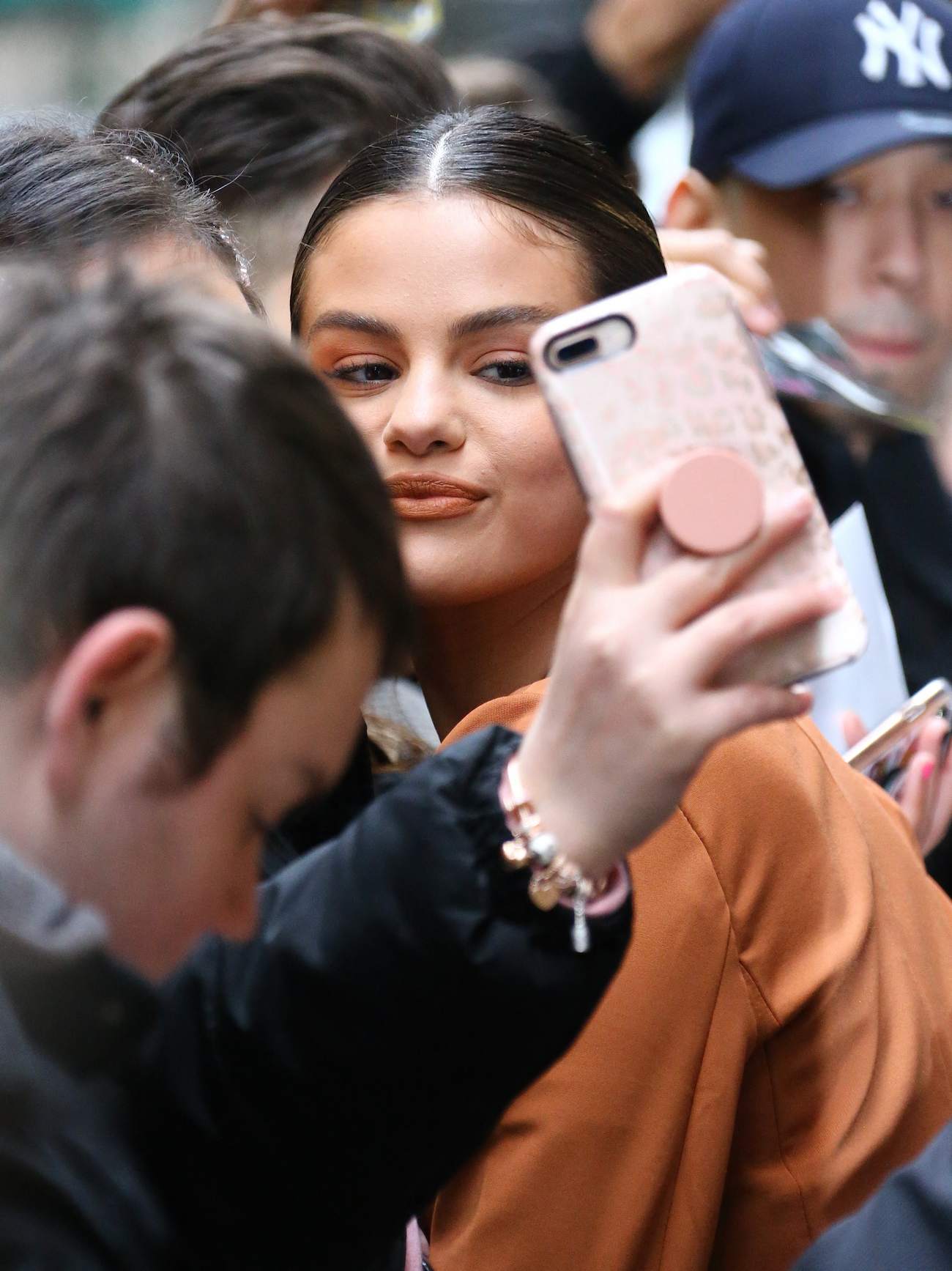 Selena_Gomez_-_leaves_Live_With_Kelly_and_Ryan_in_New_York_City2C_01132020-05.jpg