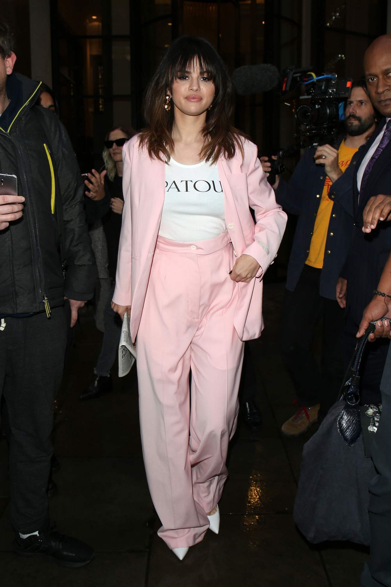 Selena_Gomez_-_out_and_about_in_London2C_UK_12122019-06.jpg