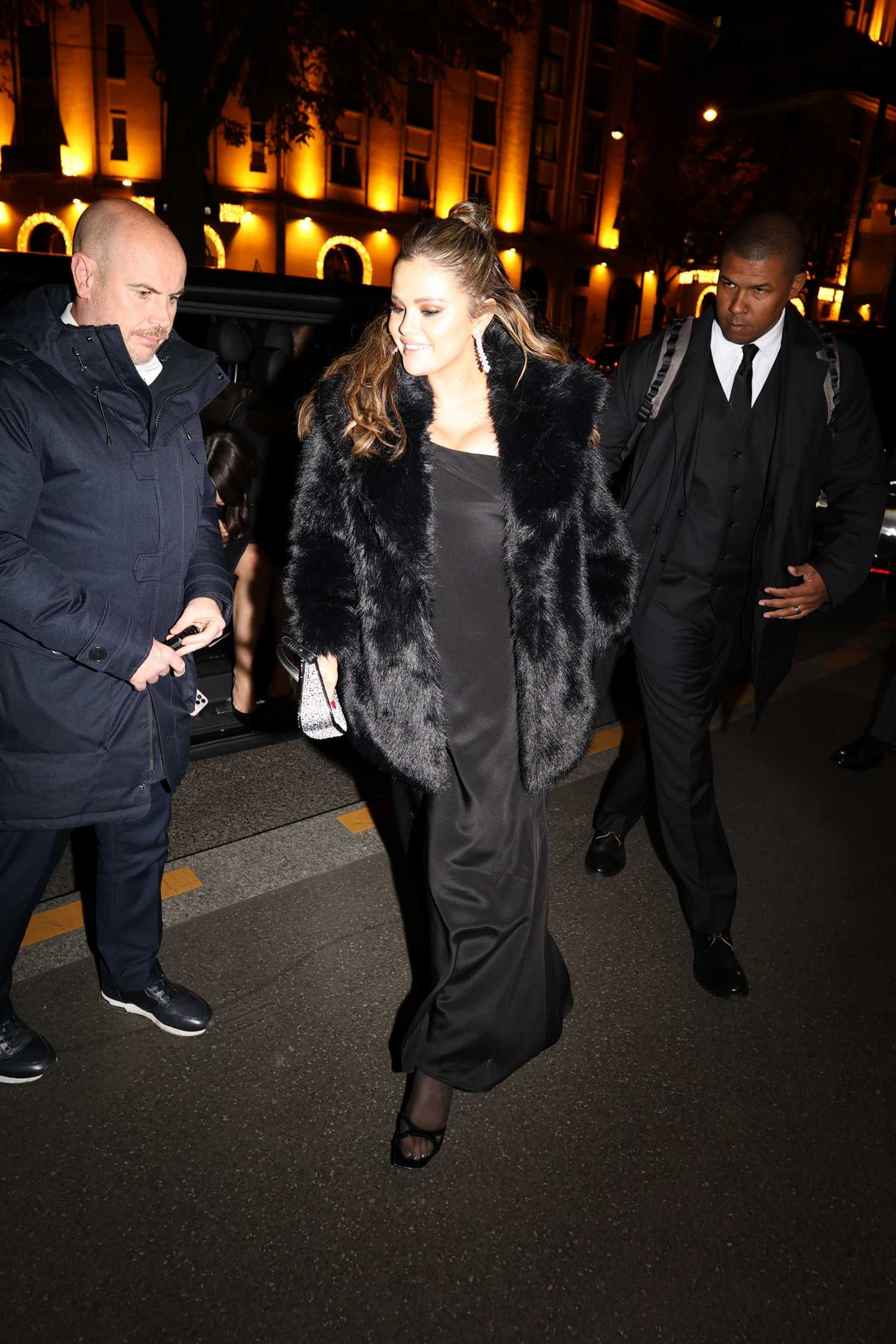 Selena_Gomez_-_returns_to_her_hotel_after_attending_a_friend_s_wedding_-_Paris2C_France_-_November_262C_202303.jpg