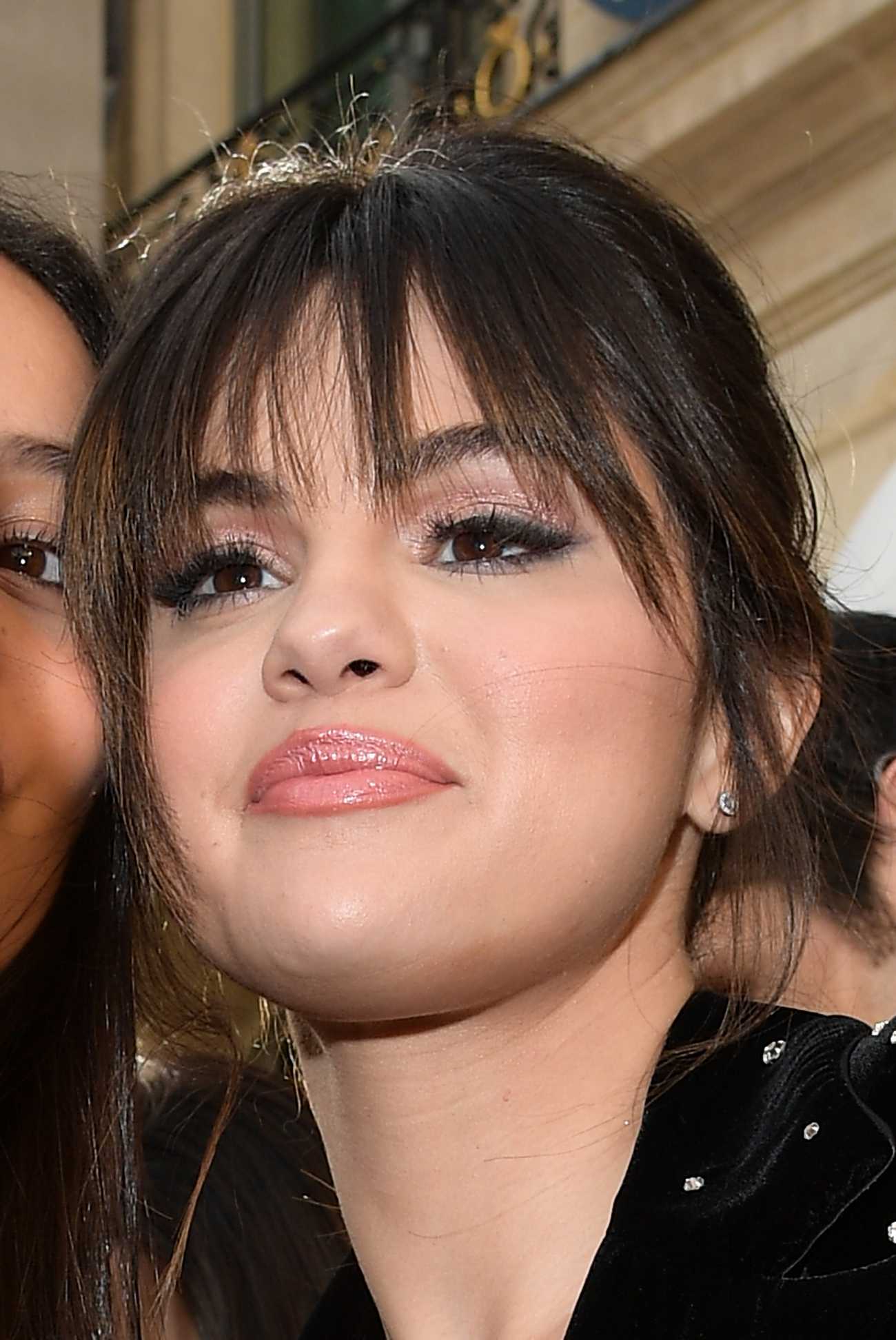 Selena_Gomez_-_seen_leaving_the_Ritz_hotel_in_Paris2C_France__12132019-08.jpg
