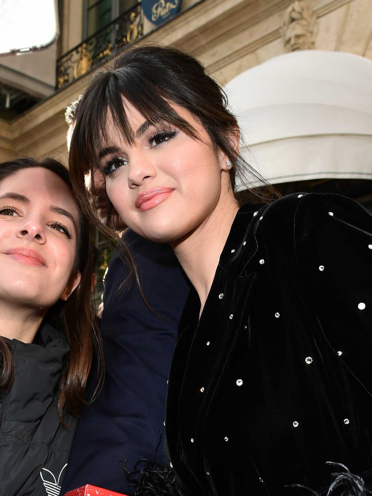 Selena_Gomez_-_seen_leaving_the_Ritz_hotel_in_Paris2C_France__12132019-09.jpg