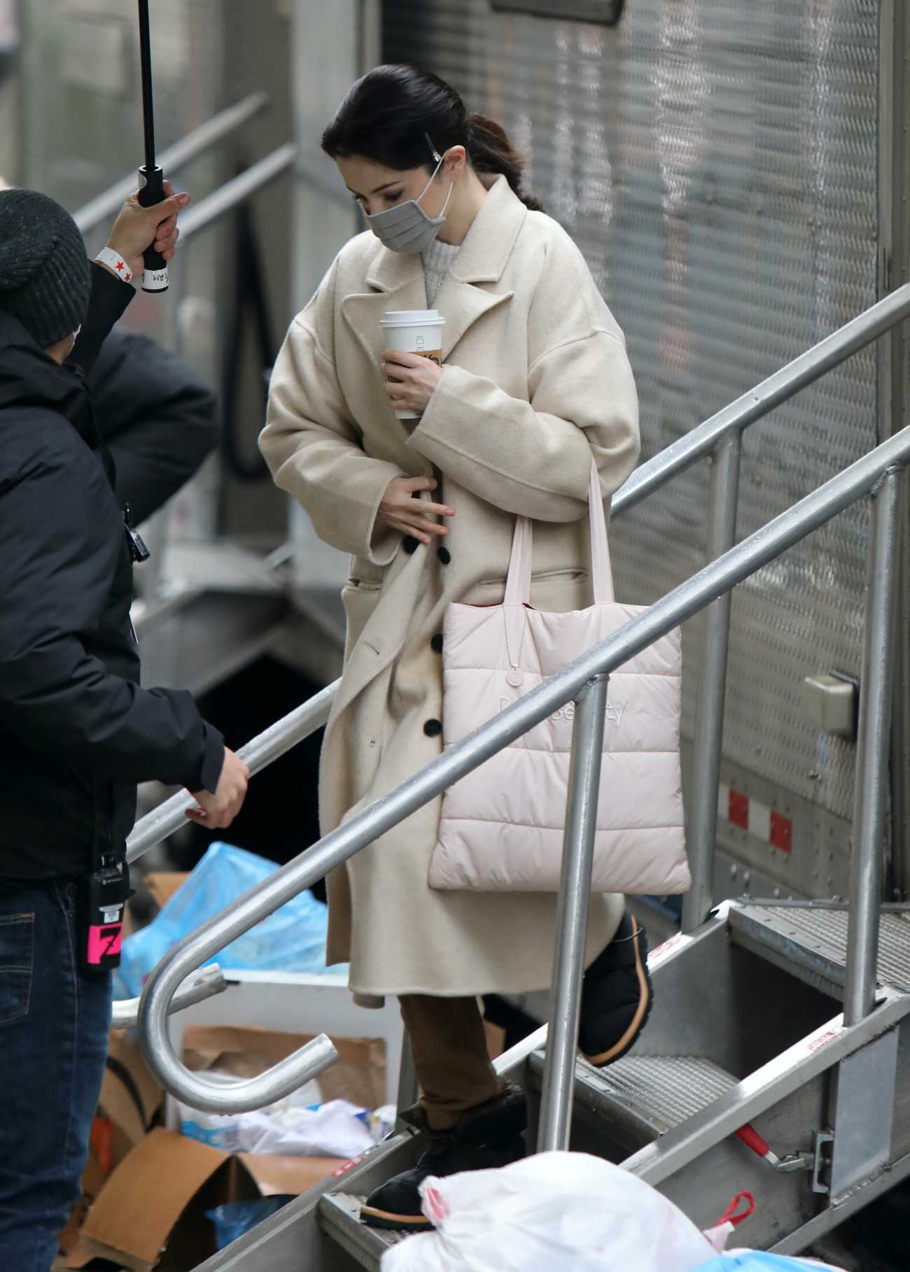 Selena_Gomez_-_seen_on_the_set_of__Only_Murders_In_The_Building__in_New_York2C_02092021_04.jpg