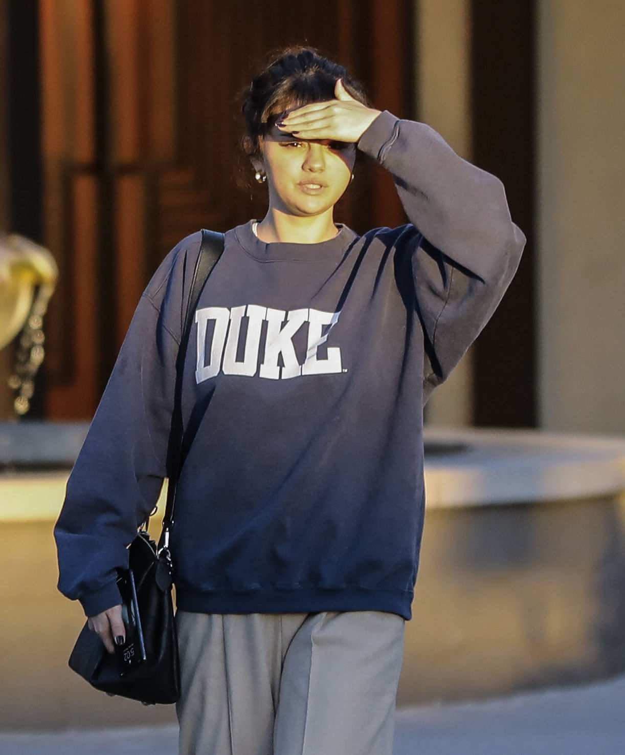 Selena_Gomez_-_seen_out_getting_lunch_with_a_friend_in_Studio_City2C_CA__02012020-04.jpg