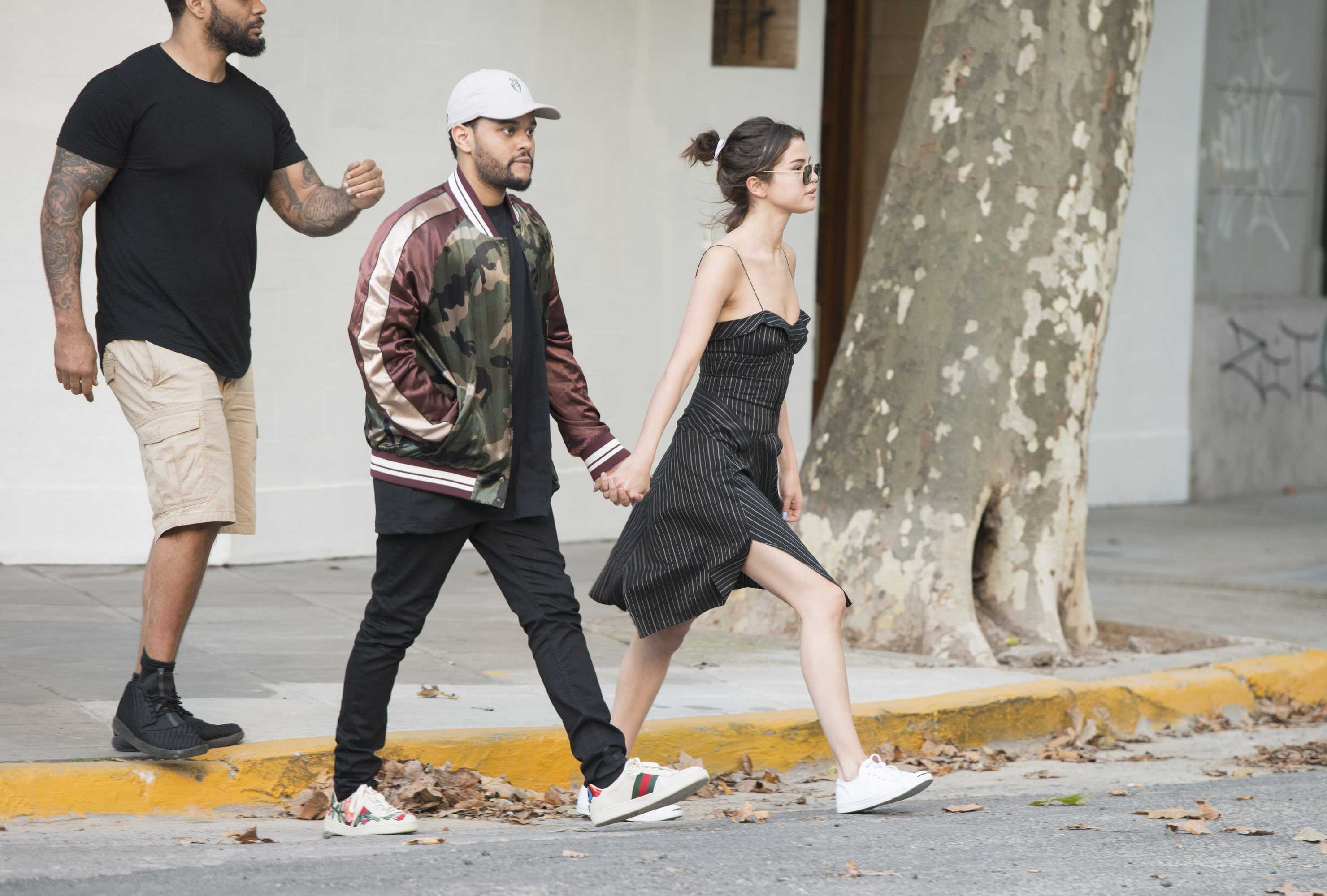 Selena_Gomez_-_with_The_Weeknd_in_Buenos_Aires_on_March_28-01.jpg