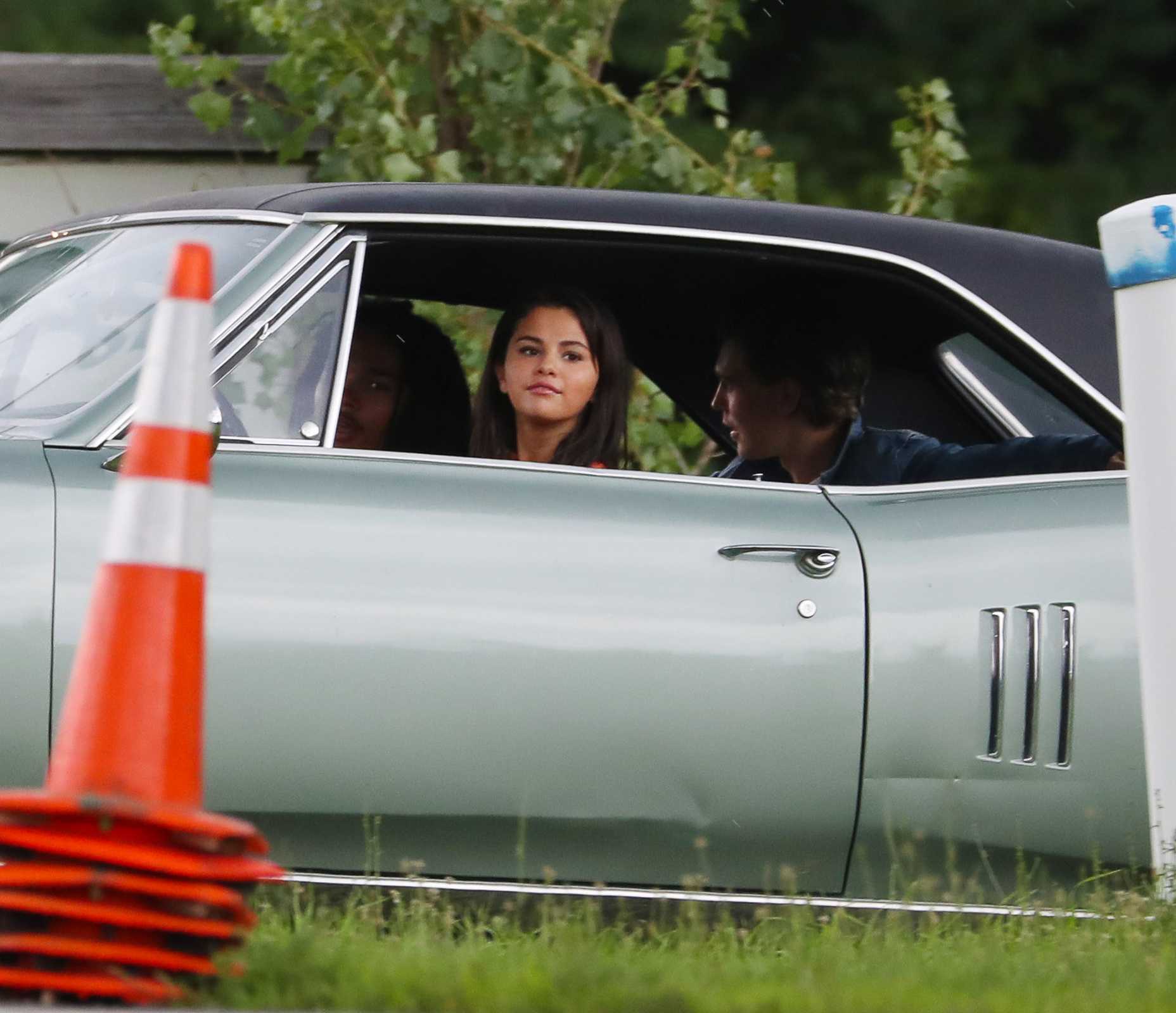 Selena_Gomez___Austin_Butler_-_On_the_set_of__The_Dead_Don_t_Die__in_upstate_NY_August_22C_2018-10.jpg