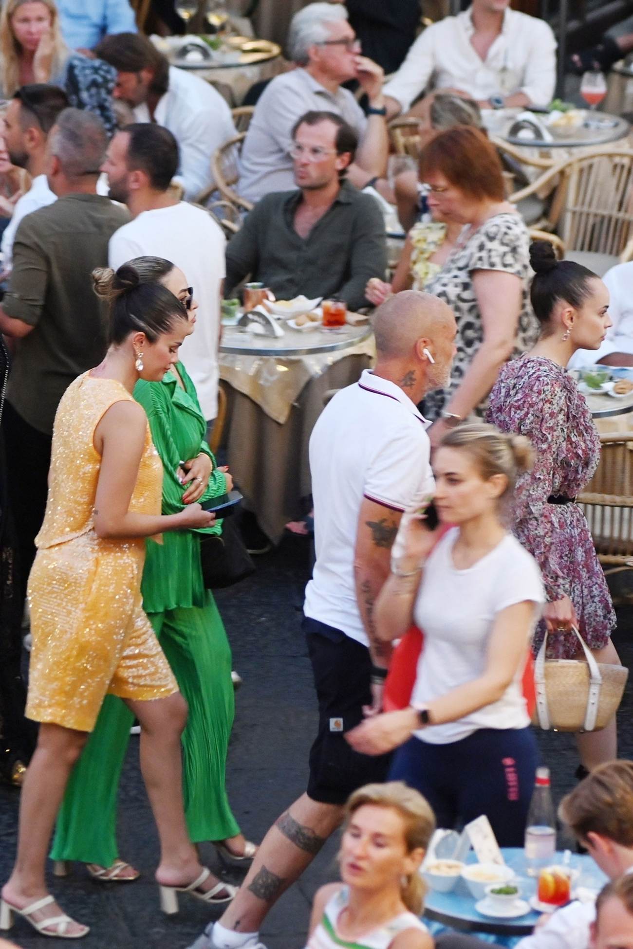 Selena_Gomez_and_Sofia_Carson_-_Seen_out_on_a_shopping_trip_in_Capri_August_32C_202219.jpg