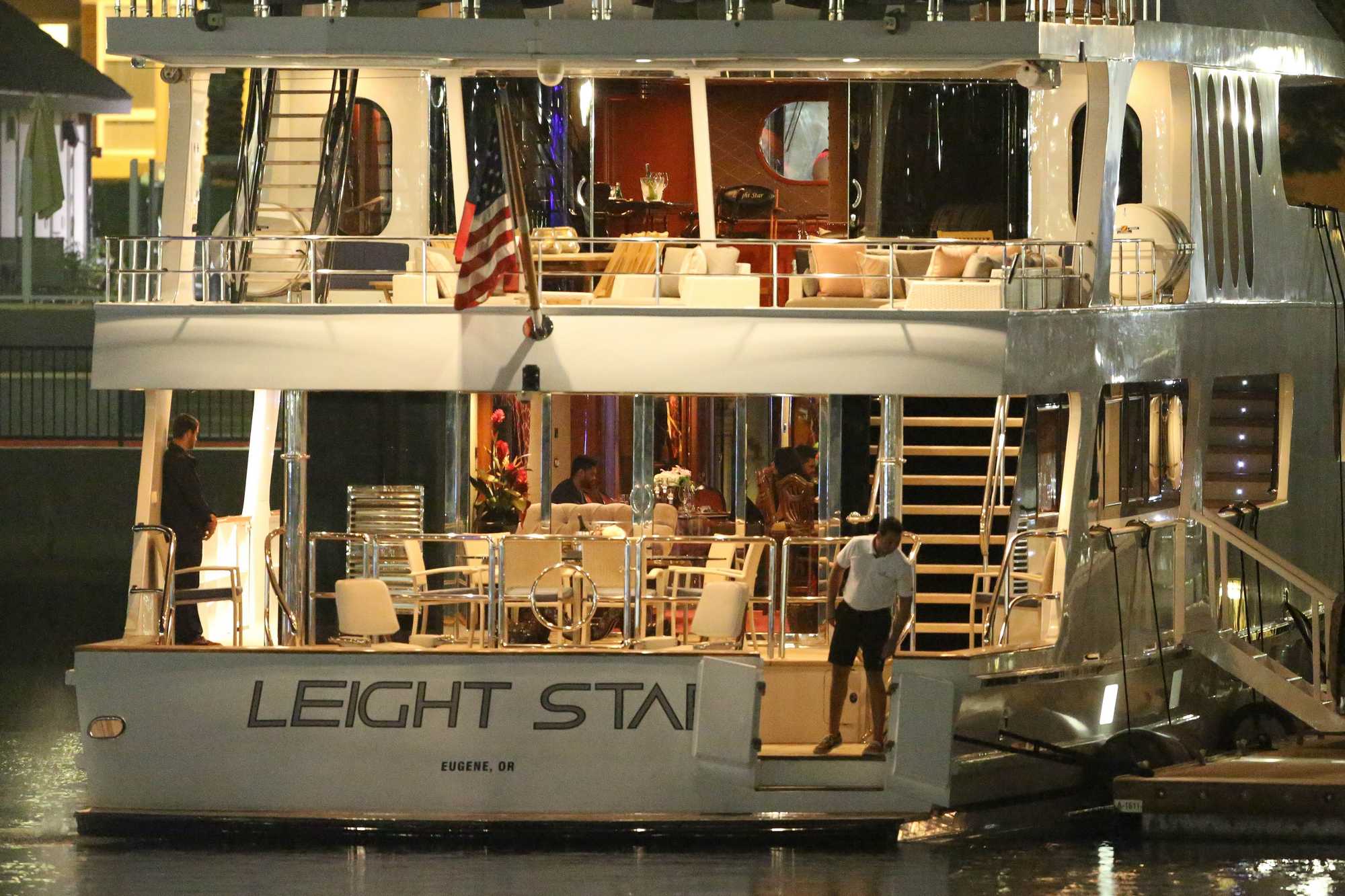 Selena_Gomez_and_The_Weeknd_-_On_a_yacht_in_Marina_del_Rey_on_Feb_11-16.jpg