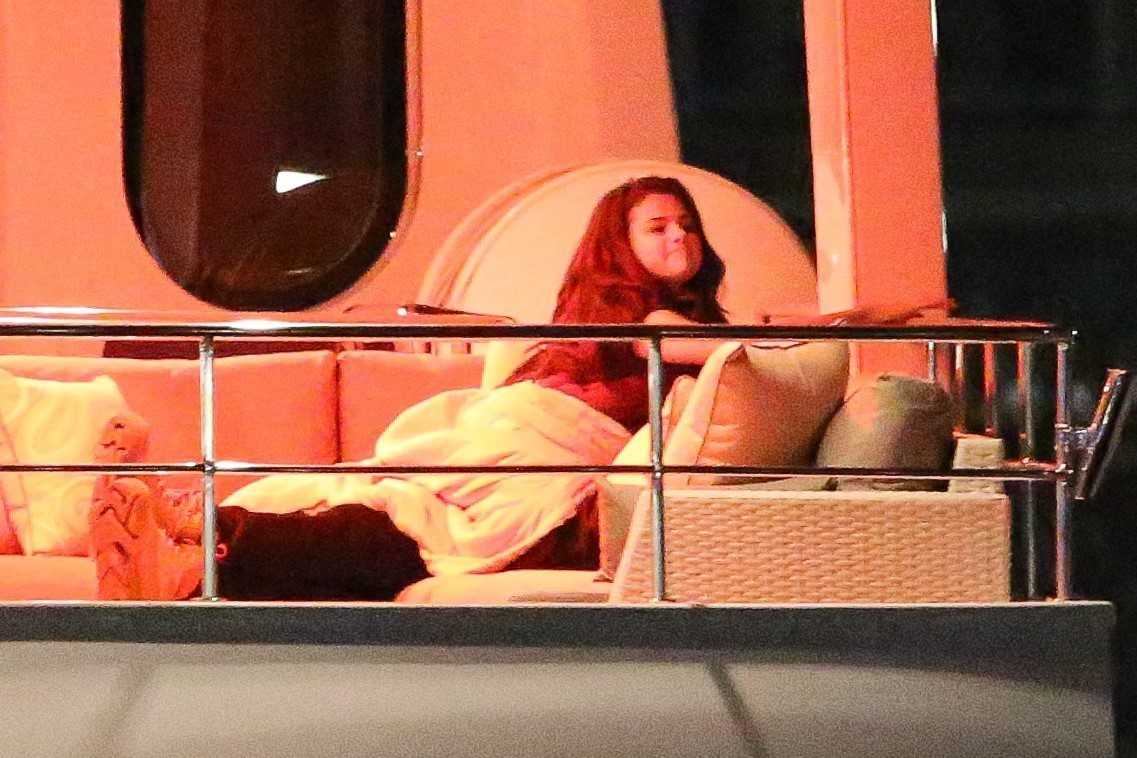 Selena_Gomez_and_The_Weeknd_-_On_a_yacht_in_Marina_del_Rey_on_Feb_11-45.jpg