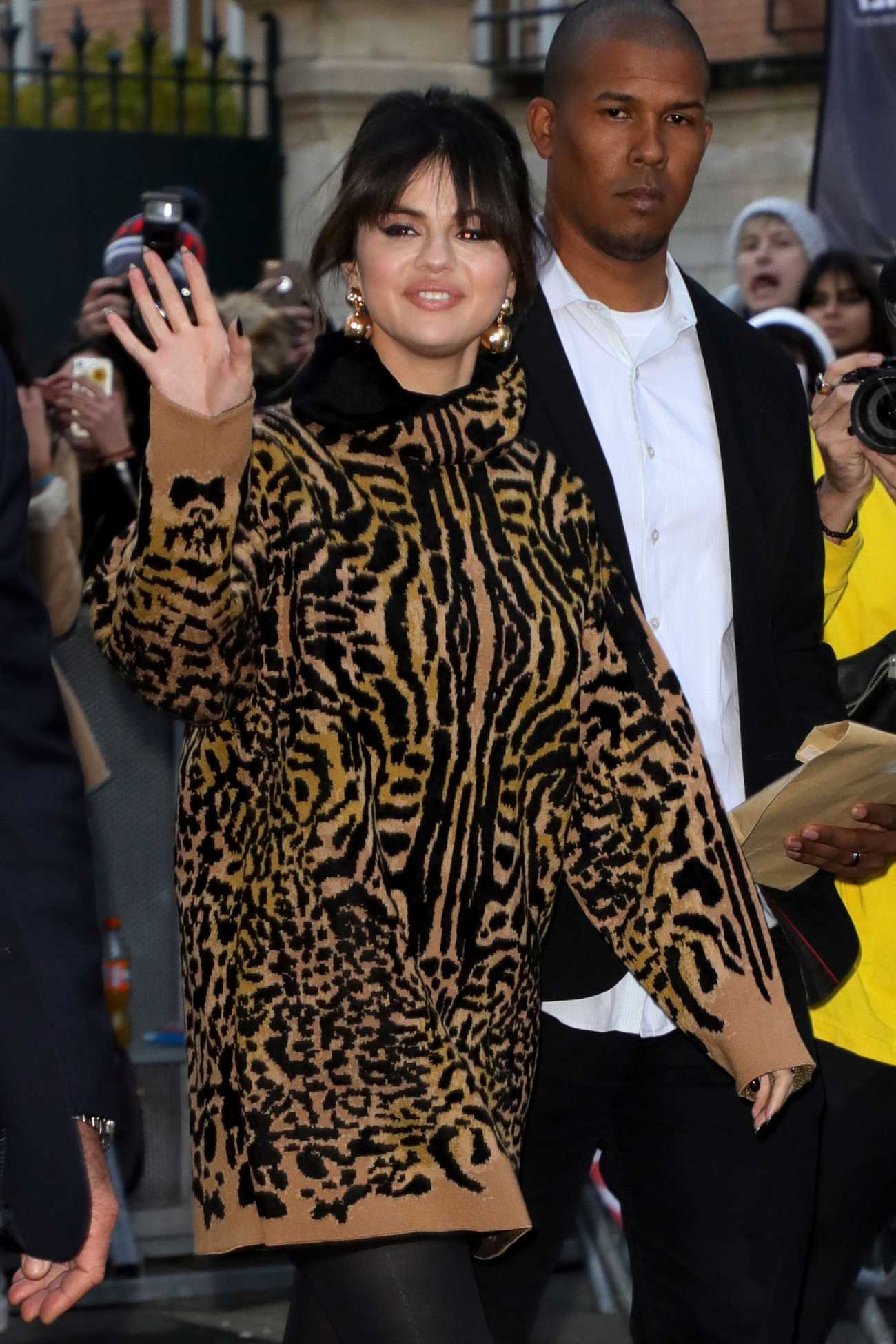 Selena_Gomez_is_seen_at_NRJ_radio_station_on_December_132C_2019_in_Paris2C_France-06.jpg