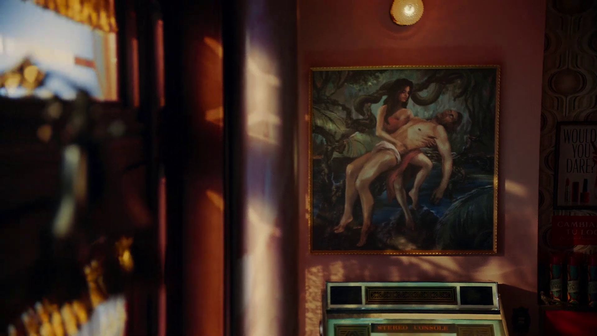 Selfish_Love_MV_01.jpg