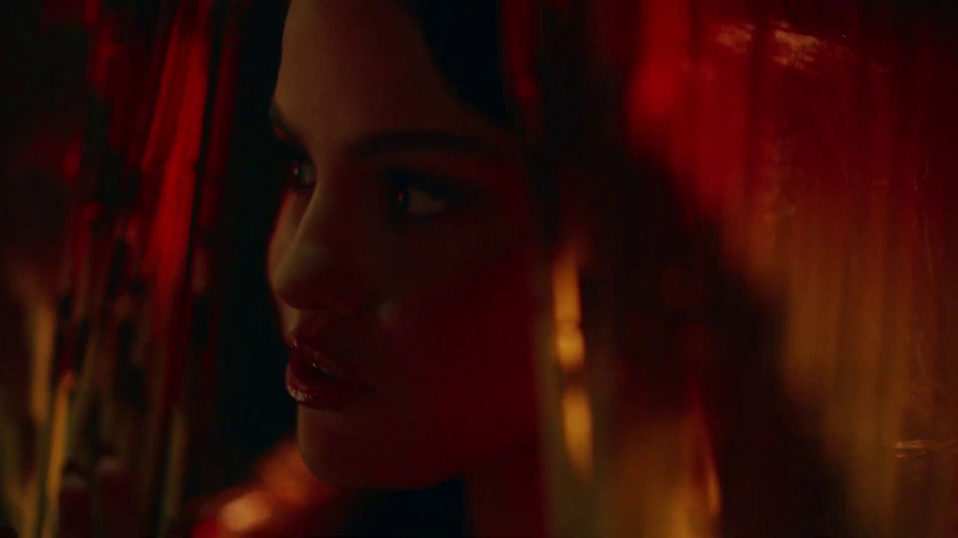 Selfish_Love_MV_11.jpg
