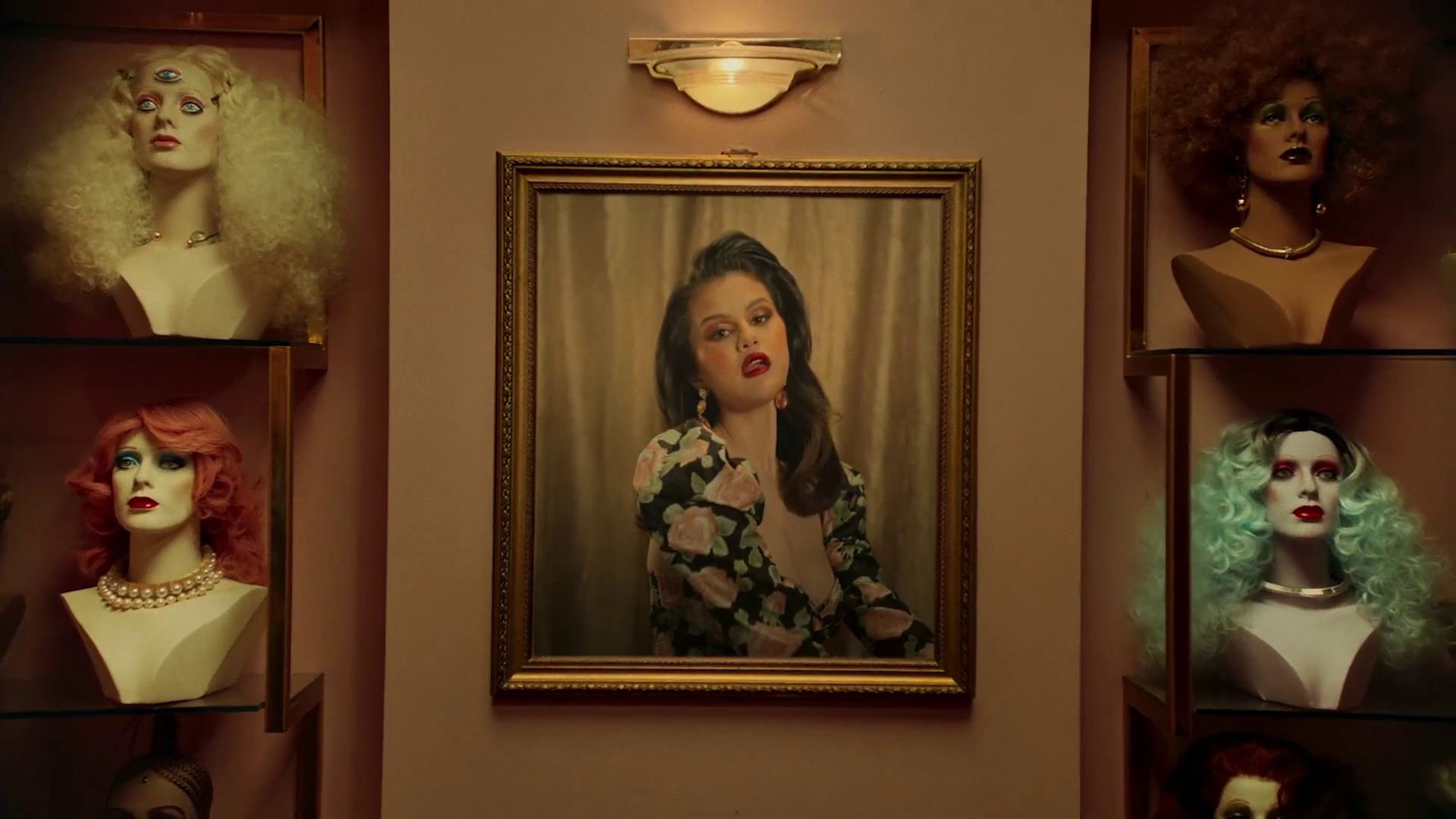Selfish_Love_MV_35.jpg