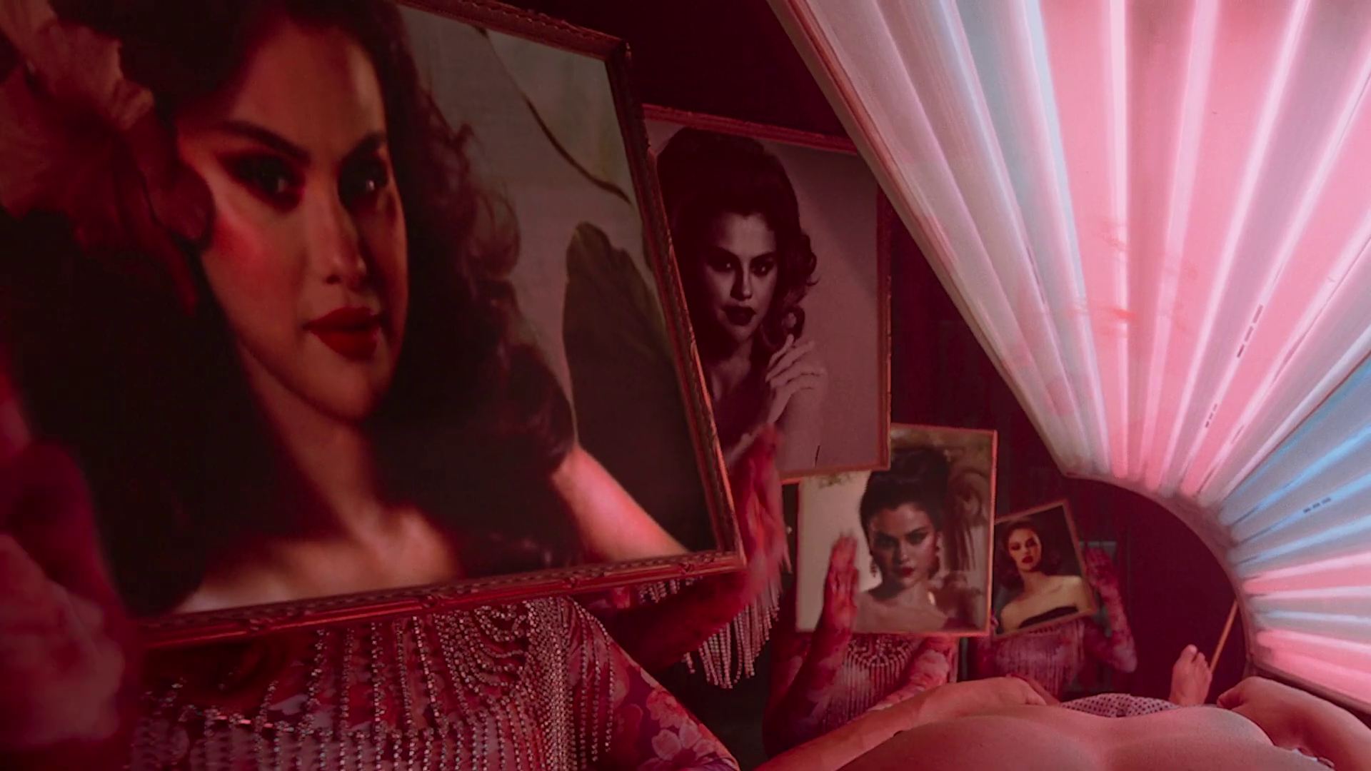 Selfish_Love_MV_41.jpg
