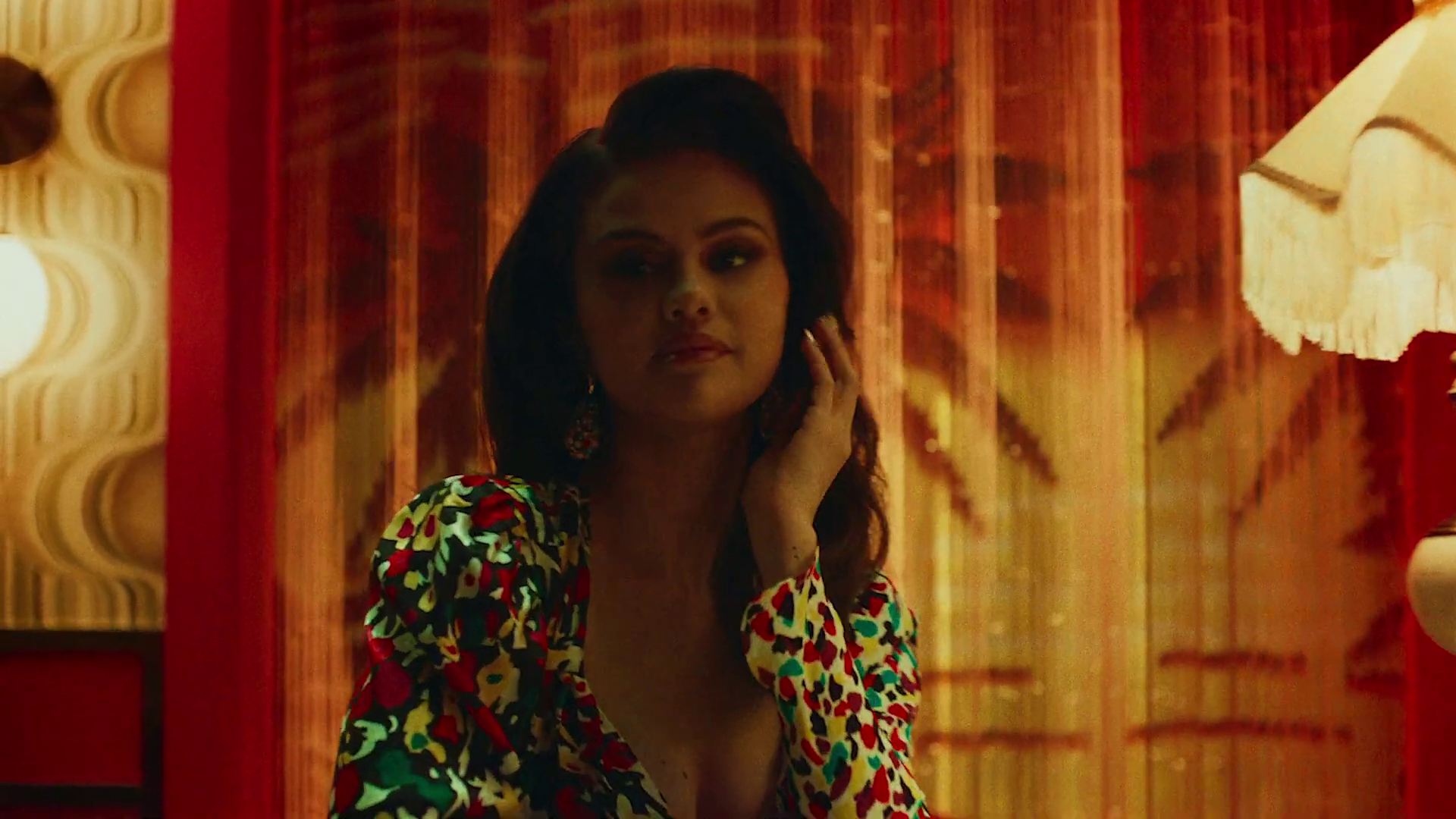 Selfish_Love_MV_50.jpg