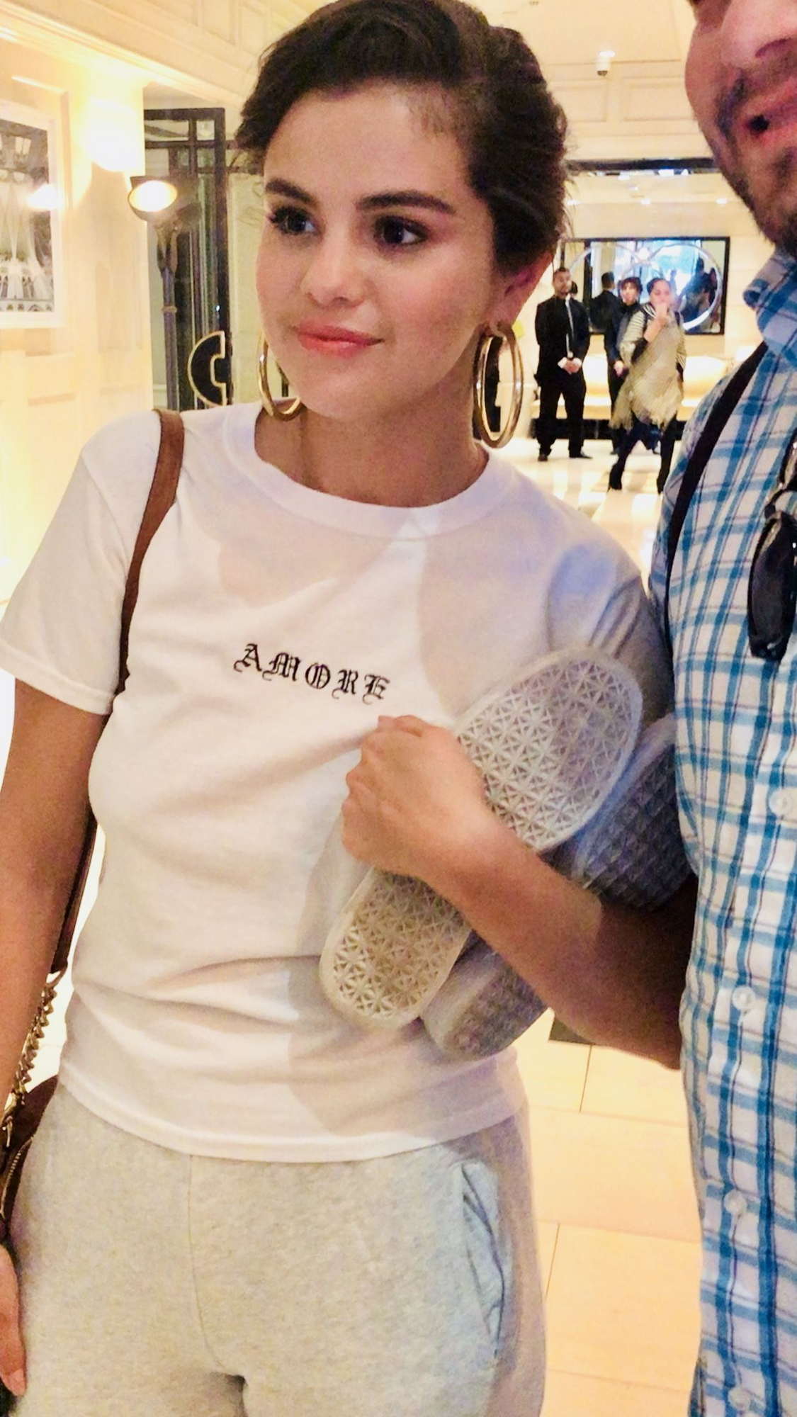 Spotted_at_the_London_Hotel_in_West_Hollywood_-_June_2800006.jpg