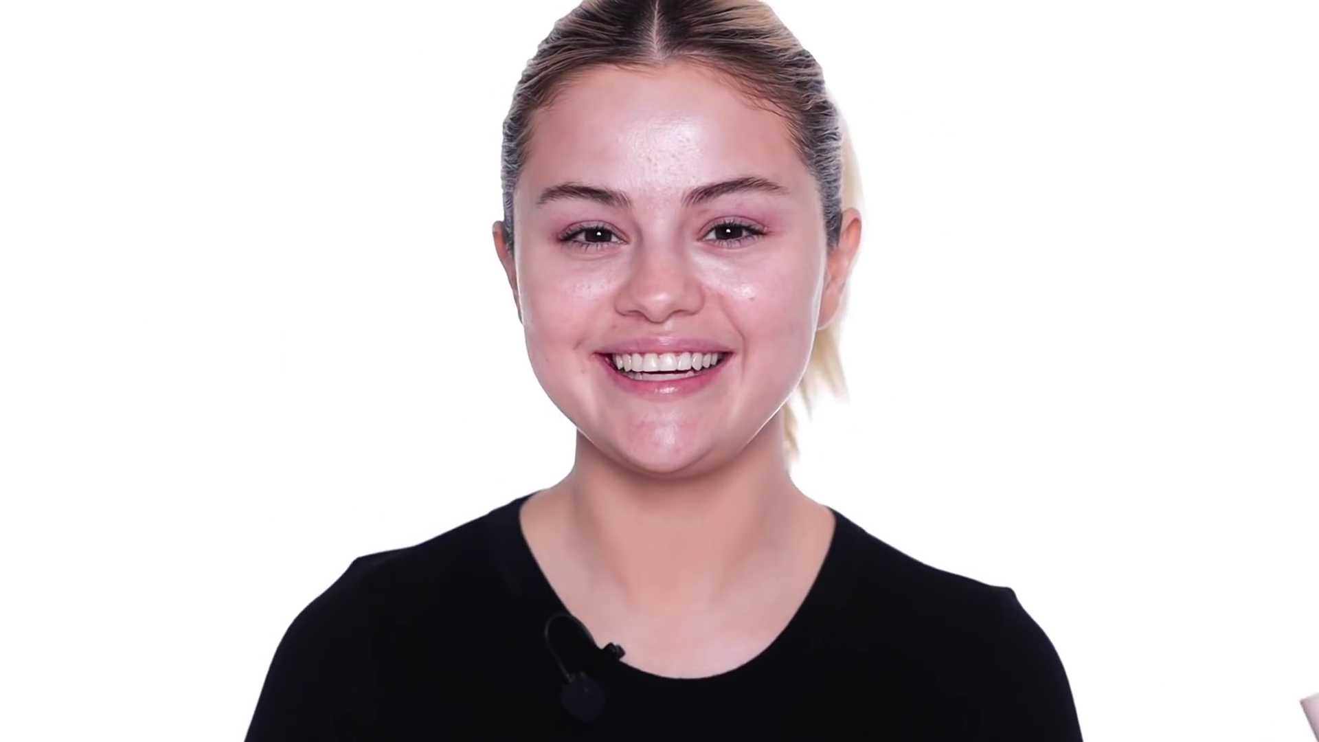 Summer_Day_To_Night_Makeup_With_Selena_Gomez_10.jpg