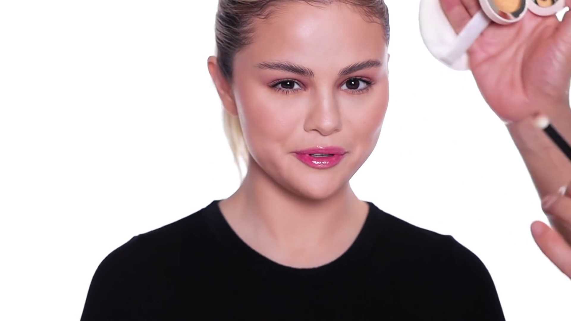 Summer_Day_To_Night_Makeup_With_Selena_Gomez_18.jpg
