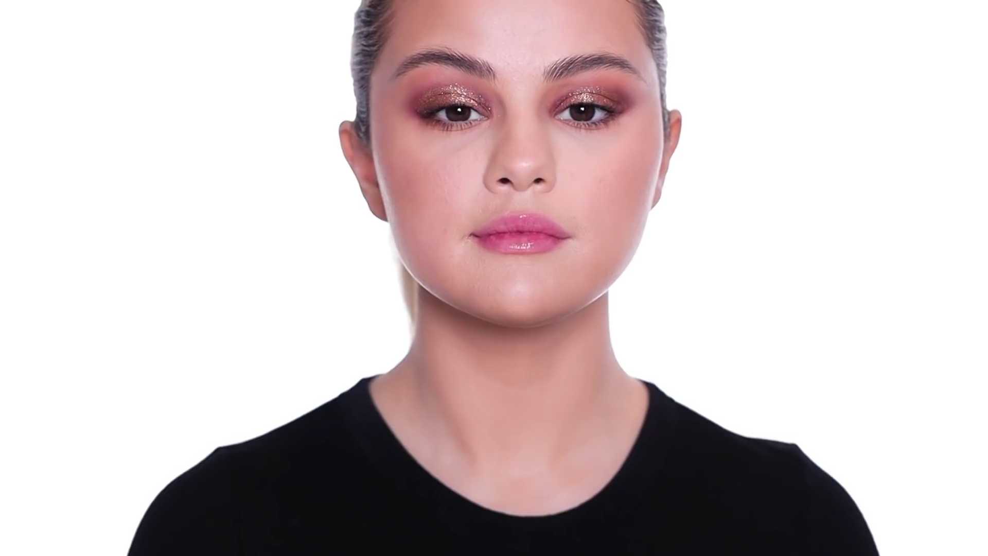 Summer_Day_To_Night_Makeup_With_Selena_Gomez_21.jpg