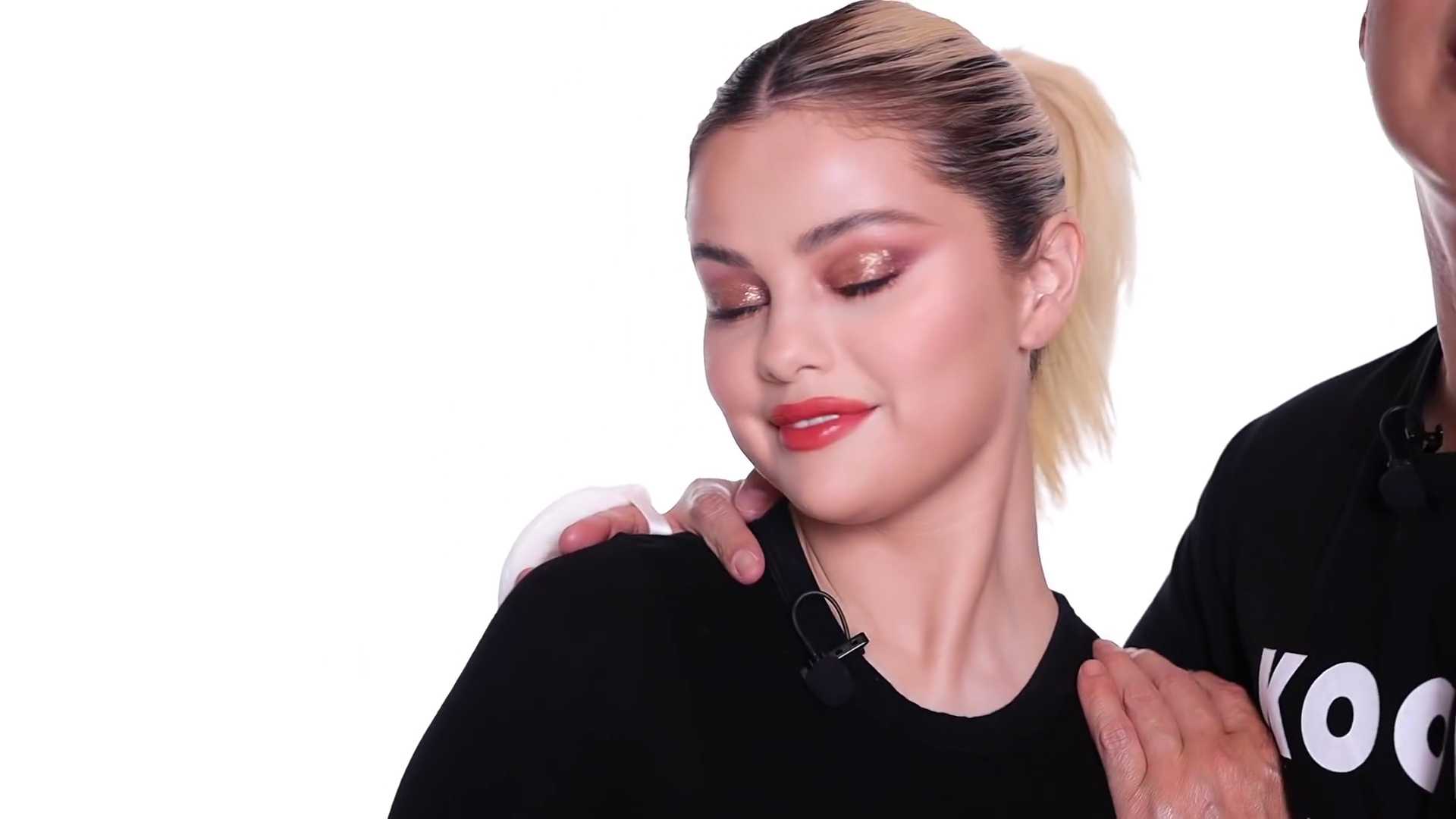 Summer_Day_To_Night_Makeup_With_Selena_Gomez_28.jpg