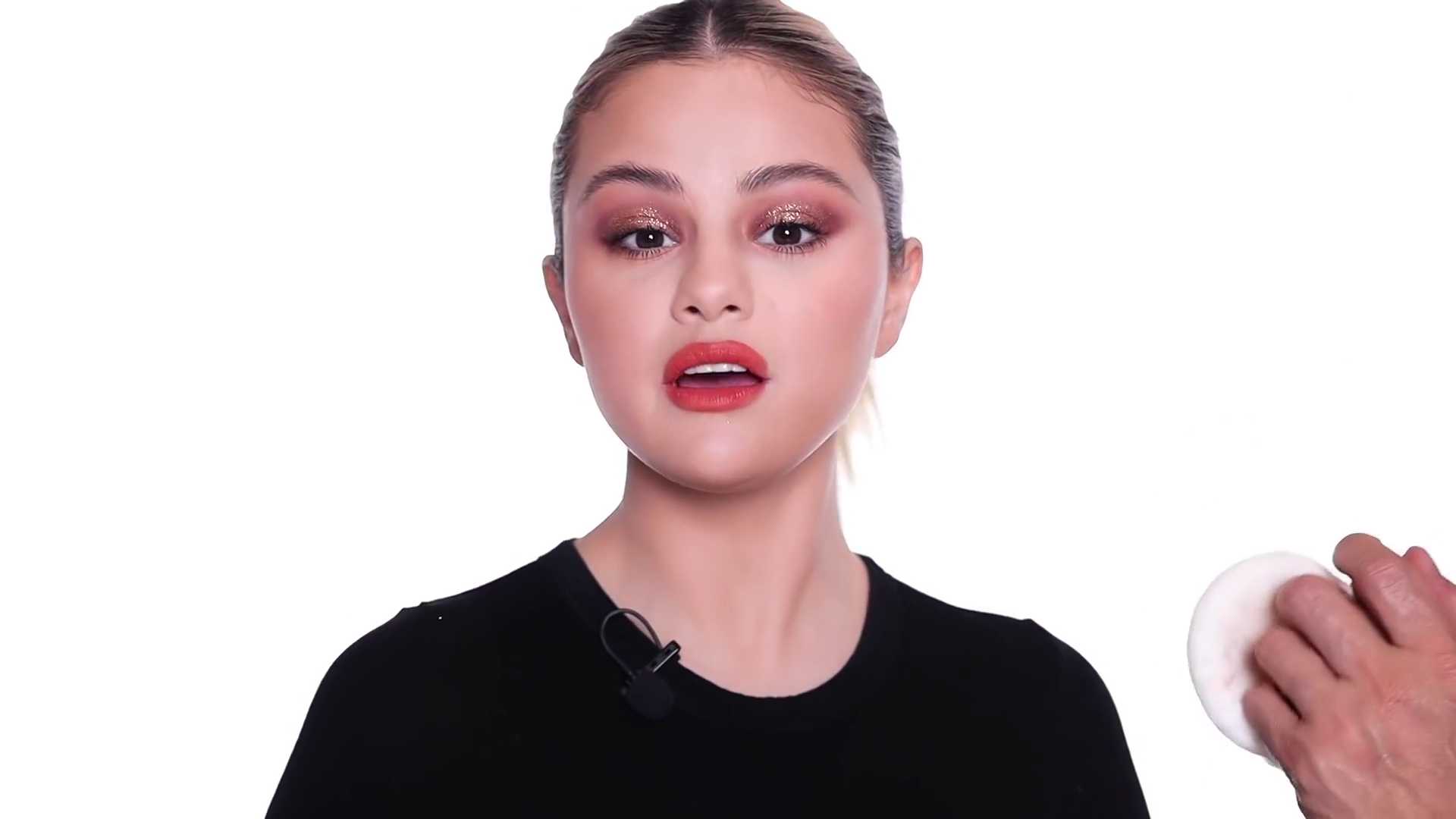 Summer_Day_To_Night_Makeup_With_Selena_Gomez_30.jpg