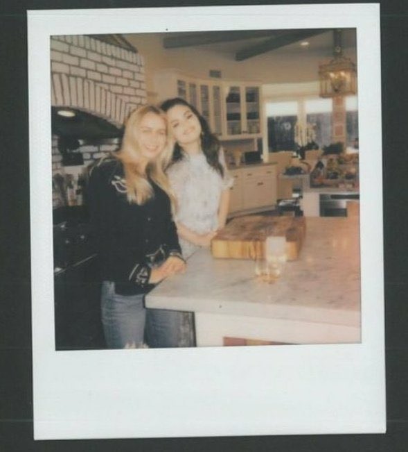 bts_selena_chef_28329.jpg