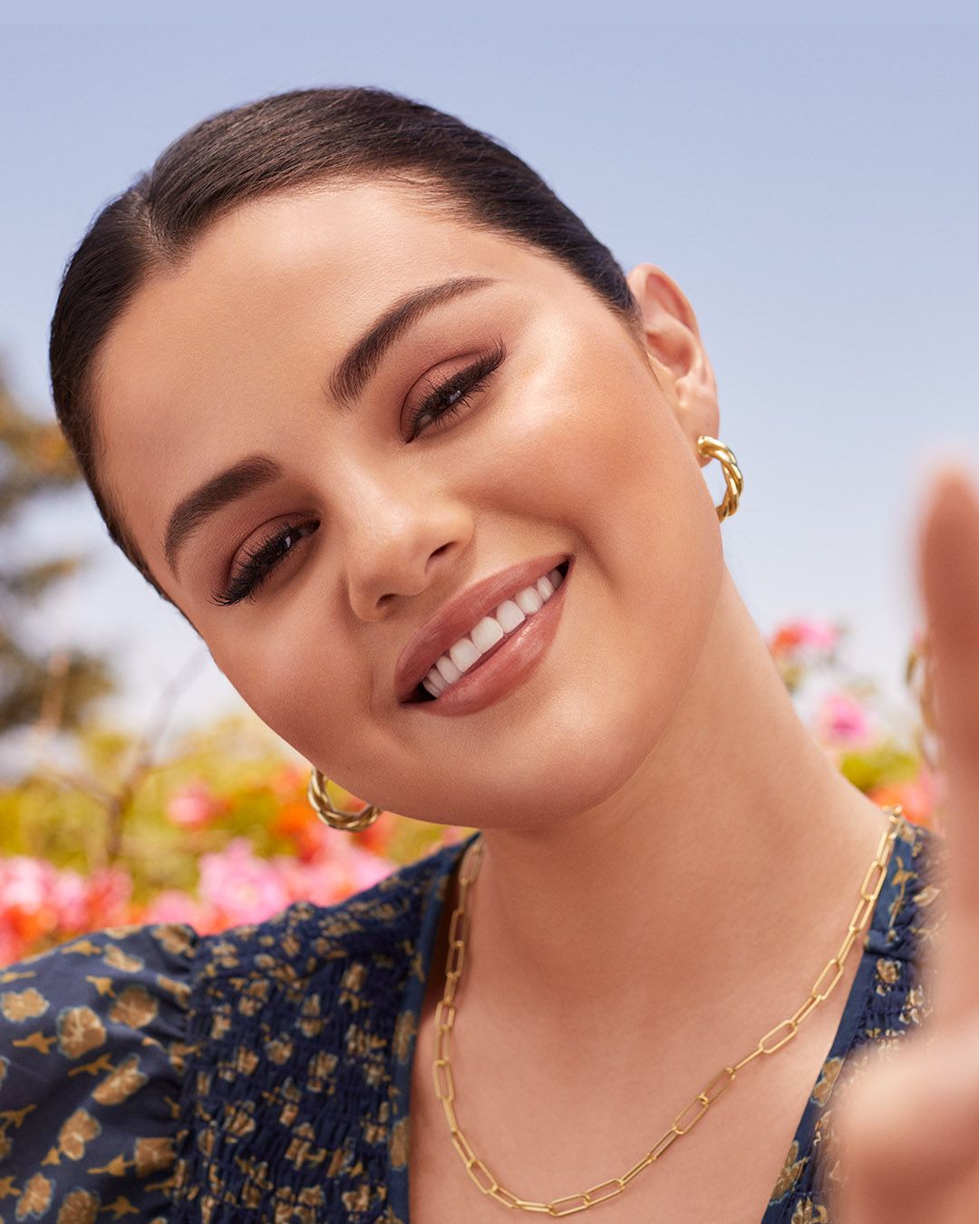 rare-beauty-spring-2022-campaign1-3-1638971174.jpg