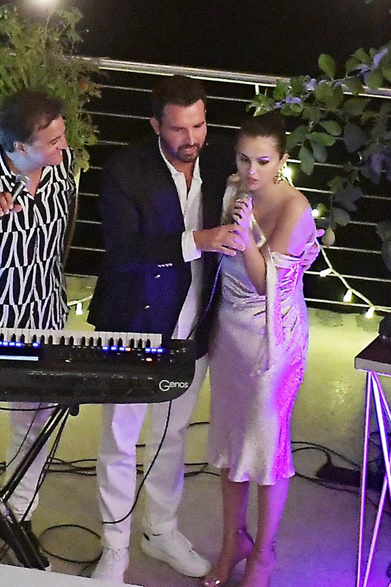 selena-gomez-birthday-party-andrea-iervolino_06.jpg