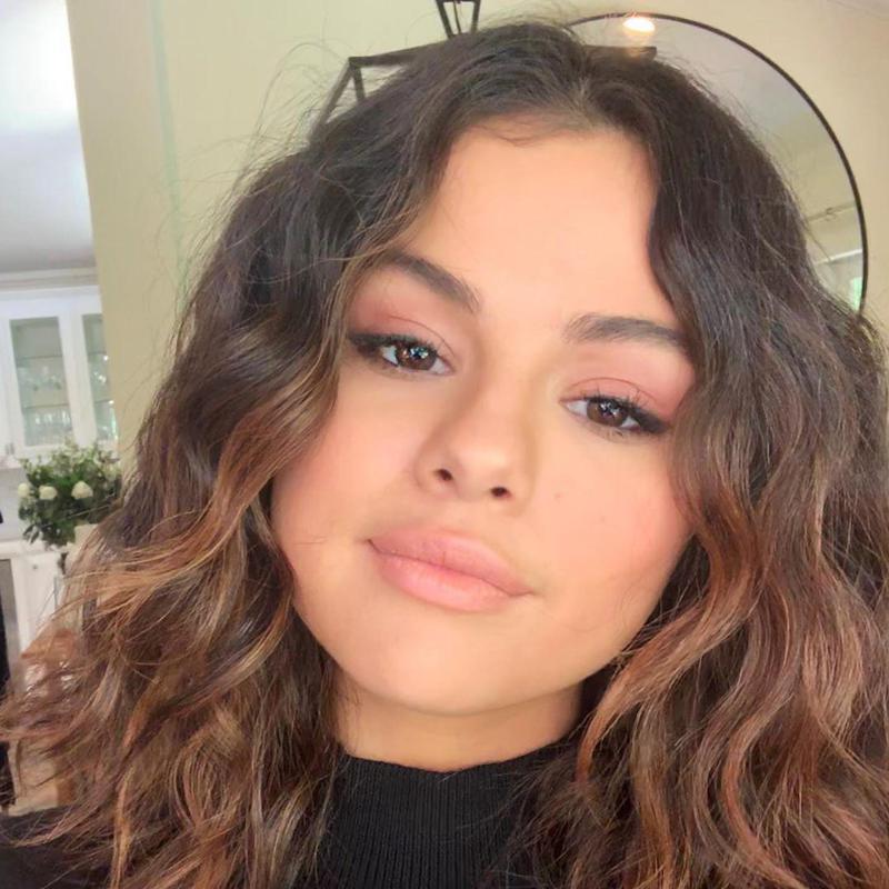 selena-gomez-natural-hair.jpg