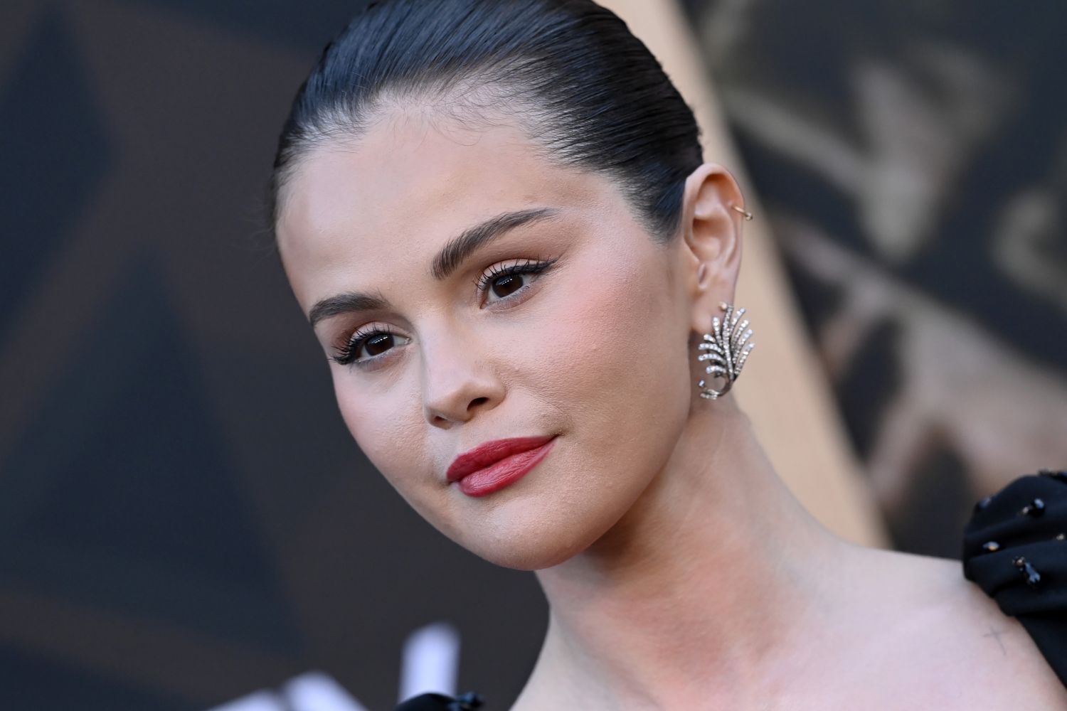 selena_gomez_-_attends_premiere_of_netflix_s_2522marty2C_life_is_short2522_at_the_egyptian_theatre_hollywood_in_los_angeles2C_california__may_062C_2026_23.jpg