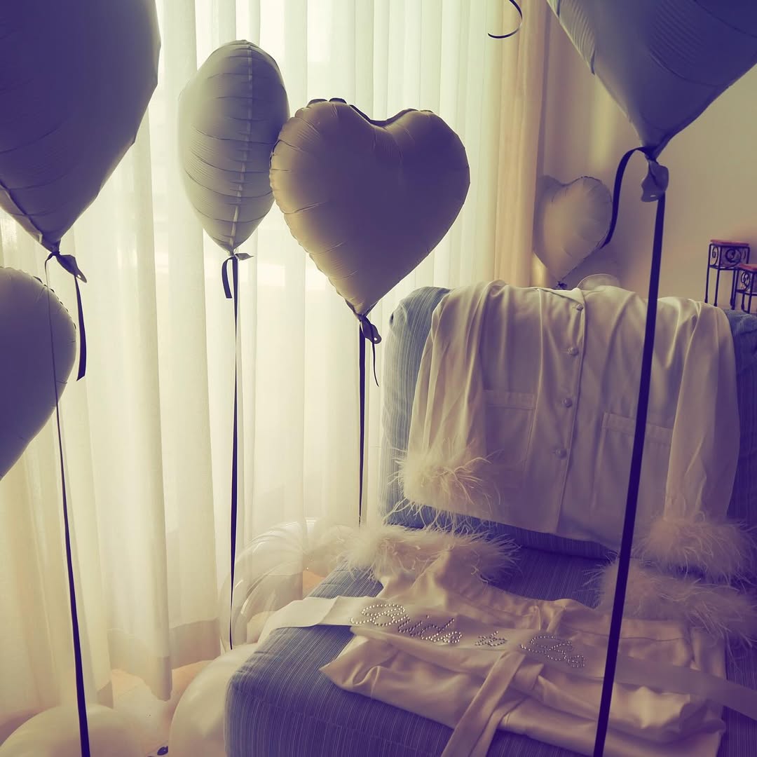 selena_gomez_bachelorette_party_28129.jpg