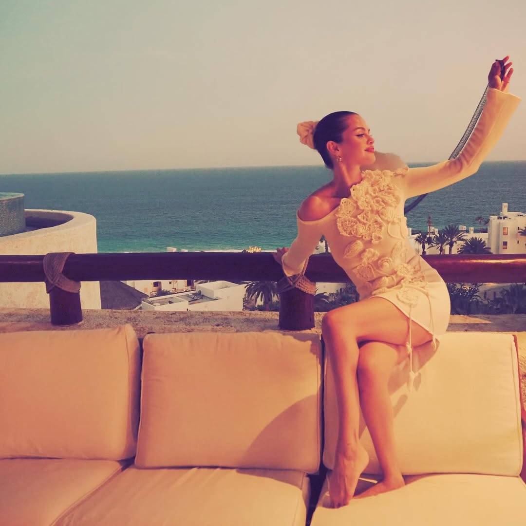 selena_gomez_bachelorette_party_281429.jpg