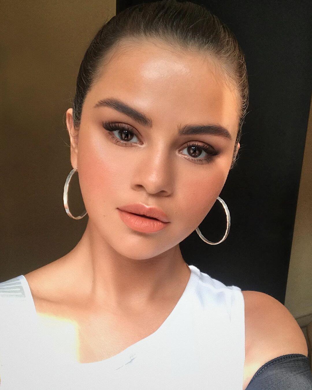 selena~0.jpg