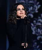 2019_AMAs_Performance_01.jpg