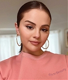 296912532_selena-4.jpg