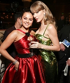 433910647_selena17-7.jpg