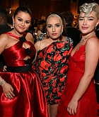433929364_selena19-3.jpg