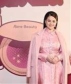 Celebrates_the_Launch_Of_Rare_Beauty_s_Soft_Pinch_Luminous_Powder_Blush_Collection_05.jpg