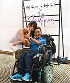 Coach_Hosts_Meet_2B_Greet_with_Selena_Gomez_at_The_Grove_Fans_Se_28129.jpg