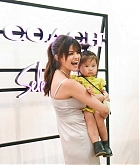 Coach_Hosts_Meet_2B_Greet_with_Selena_Gomez_at_The_Grove_Fans__281129.jpg
