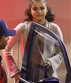 Leaving_Hillsong_church_with_Justin_Bieber_in_Downtown_Los_Angeles_on_November_4-03.jpg