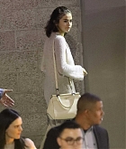 Leaving_Hillsong_church_with_Justin_Bieber_in_Downtown_Los_Angeles_on_November_4-05.jpg