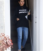 Makes_a_visit_to_the_doctor_s_in_Beverly_Hills_-_July_300003.jpg