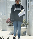 Makes_a_visit_to_the_doctor_s_in_Beverly_Hills_-_July_300006.jpg