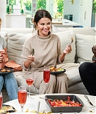 Selena_2B_Chef_Home_for_the_Holidays_28529.jpg