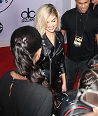 Selena_Gomez_-_2017_American_Music_Awards_on_November_19-141.jpg