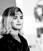 Selena_Gomez_-_2017_American_Music_Awards_on_November_19-17.jpg